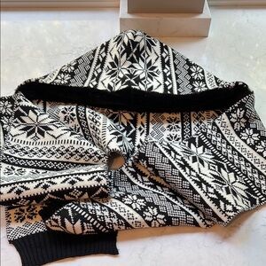 Muk Luks Black and White Knit hooded scarf
